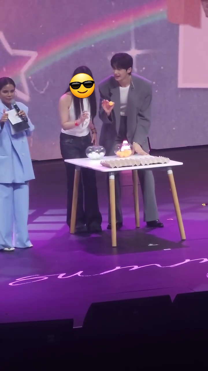 [잡담] 변우석 팬미 영상보다가 다리 길이 신기해서 캡쳐함 | 인스티즈