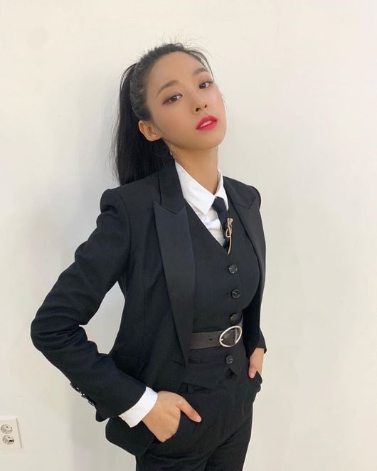 [잡담] 나한테 미인은 하얘야 된다를 깨 준 여돌 | 인스티즈