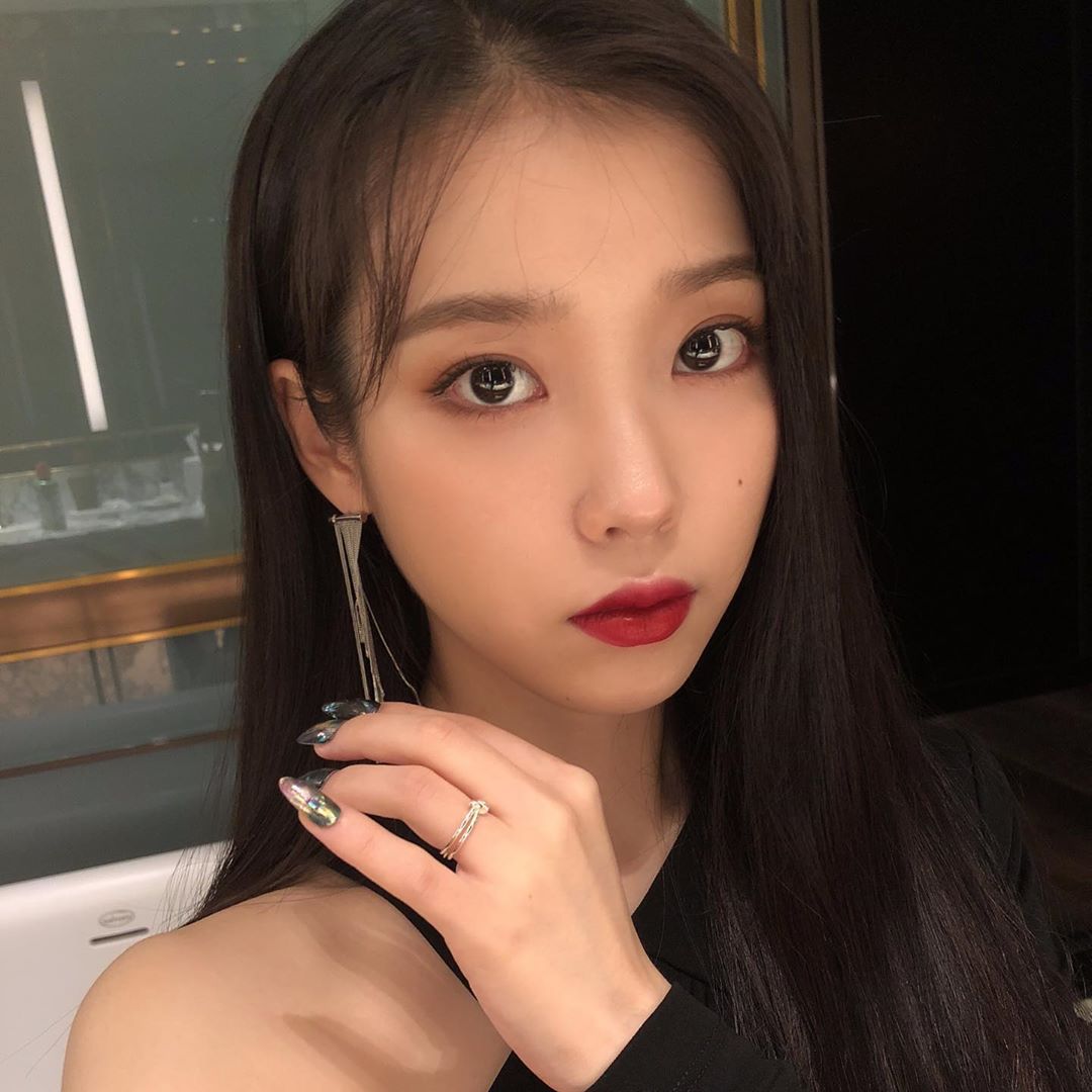 [잡담] 나도 아이유 성희주캐 느낌 나는 사진 찾아봐써💍 | 인스티즈