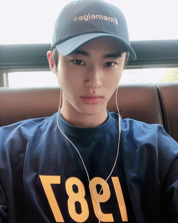 [잡담] 변우석 셀카 좋아하는데,,, | 인스티즈
