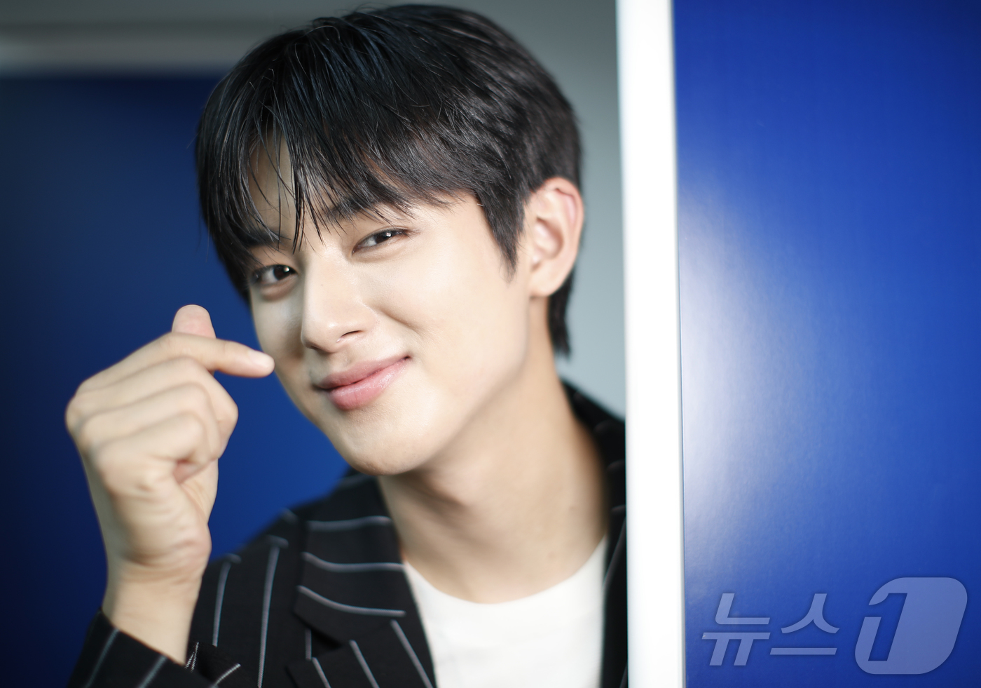 [잡담] 세사라 김민규 인텁 사진 | 인스티즈
