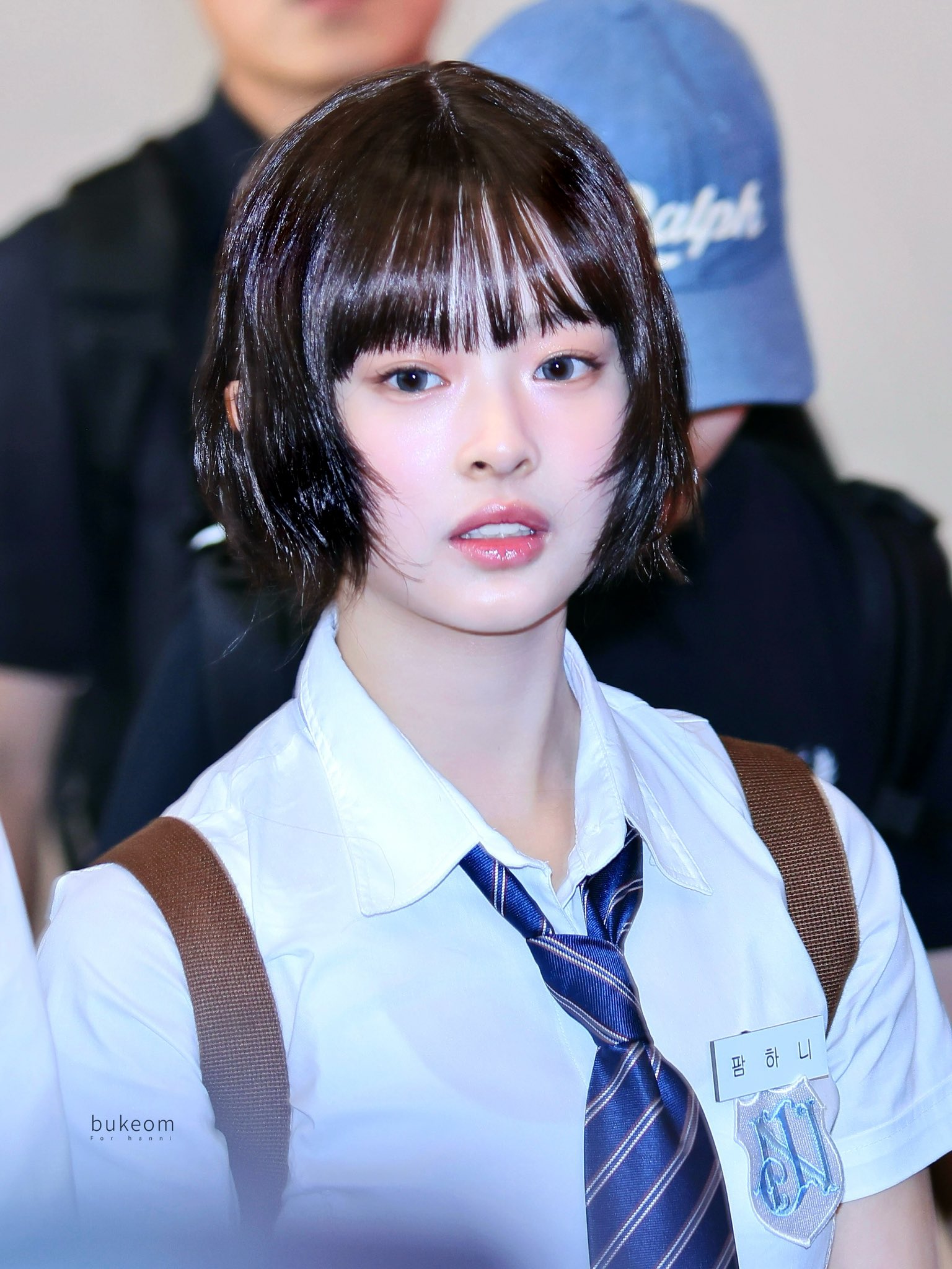 [잡담] 뉴진스 하니 교복 명찰 팜하니 세글자로 해줘서 좋았대 | 인스티즈