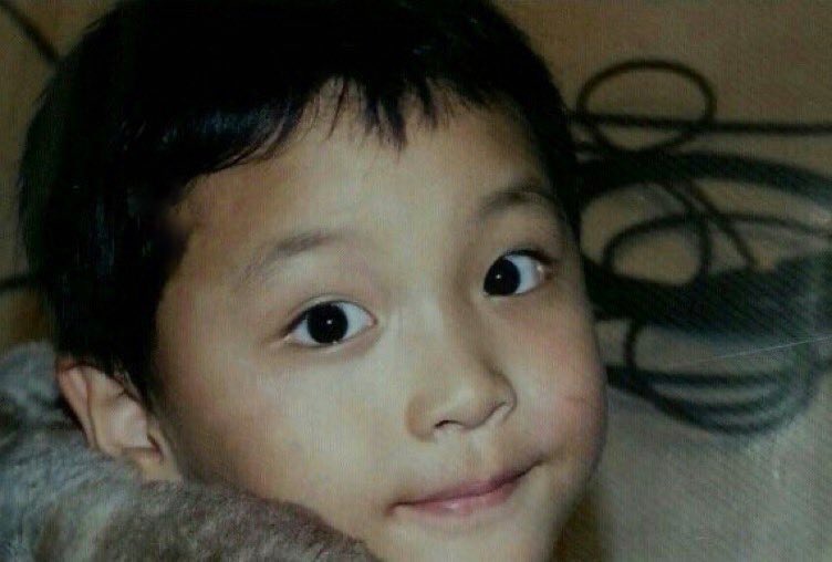[잡담] 아기 때 얼굴 고대로 자란 아이돌 볼 사람 | 인스티즈