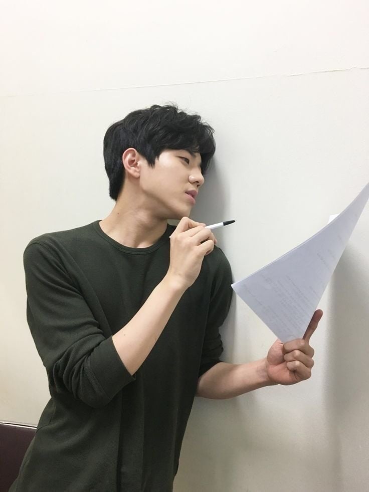 [잡담] 혹시 이런 강아지상 남자 연예인 더 아는 익..? | 인스티즈