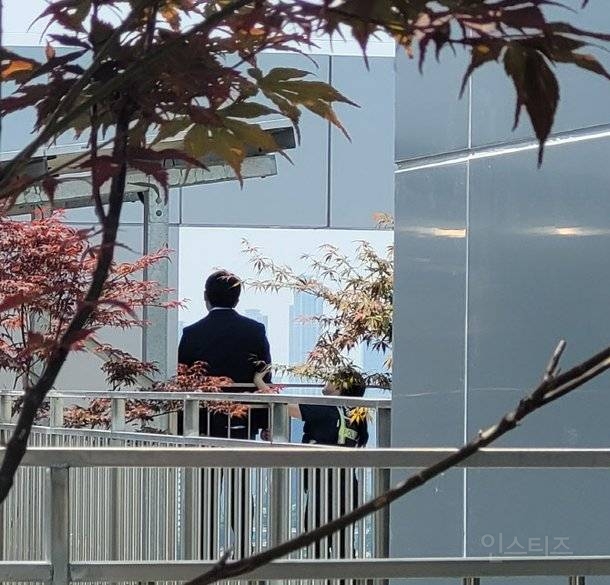 백혈병 아내 세상 떠난 후 투신 시도한 男…경찰 극적 구조 | 인스티즈