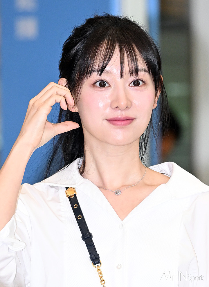 [정보/소식] 김지원 입국 사진 | 인스티즈