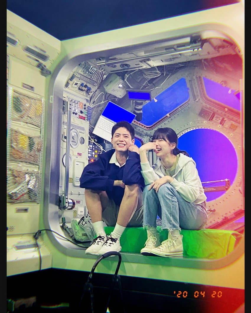 [잡담] 박보검 수지 새사진 떴다!!🐰🐰 | 인스티즈
