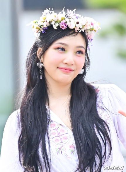 [잡담] 와 무대 메이크업이 진짜 진하구나 | 인스티즈