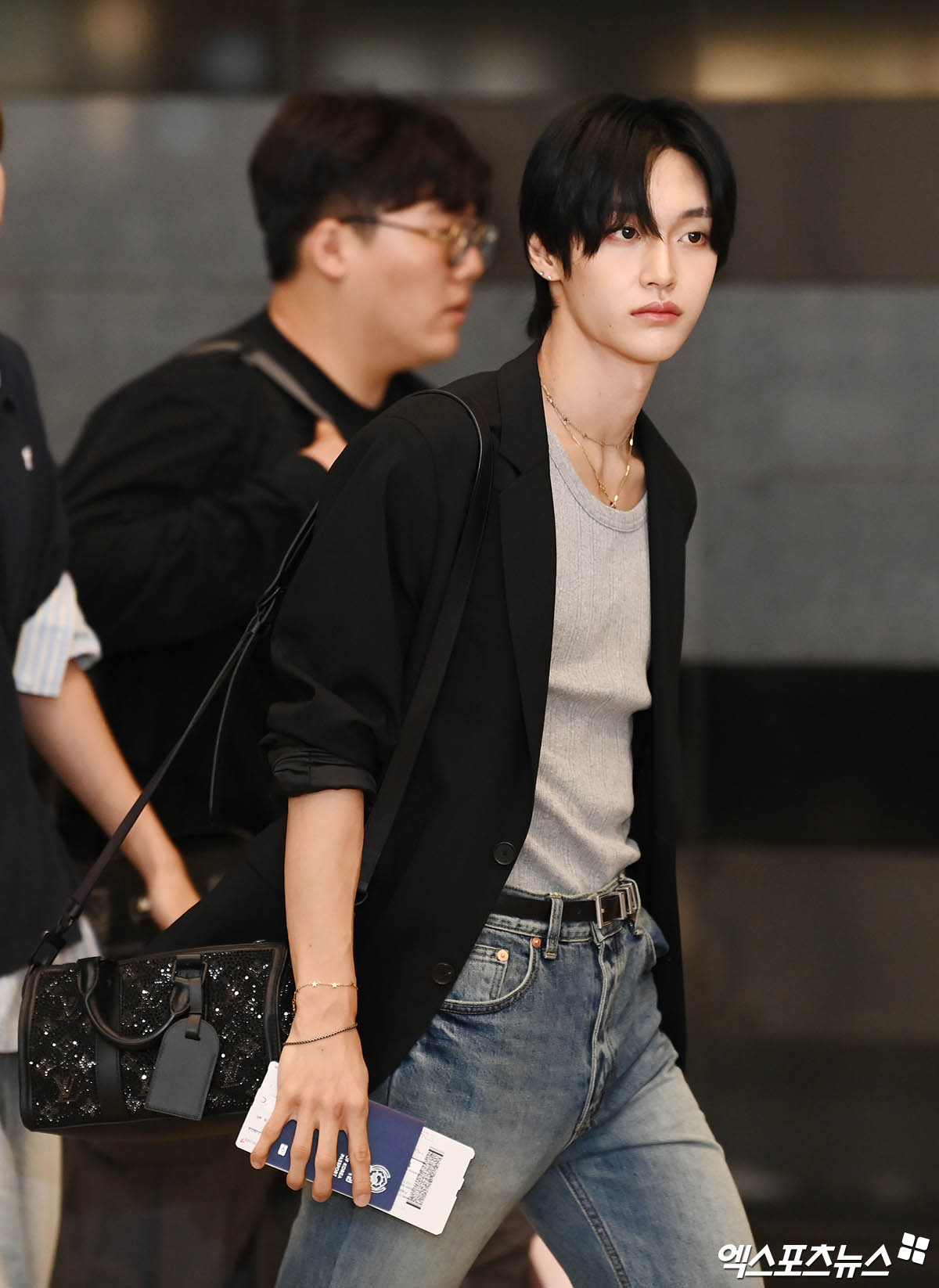 [잡담] 원빈 오늘 공항 기사사진 미쳤나봐 | 인스티즈