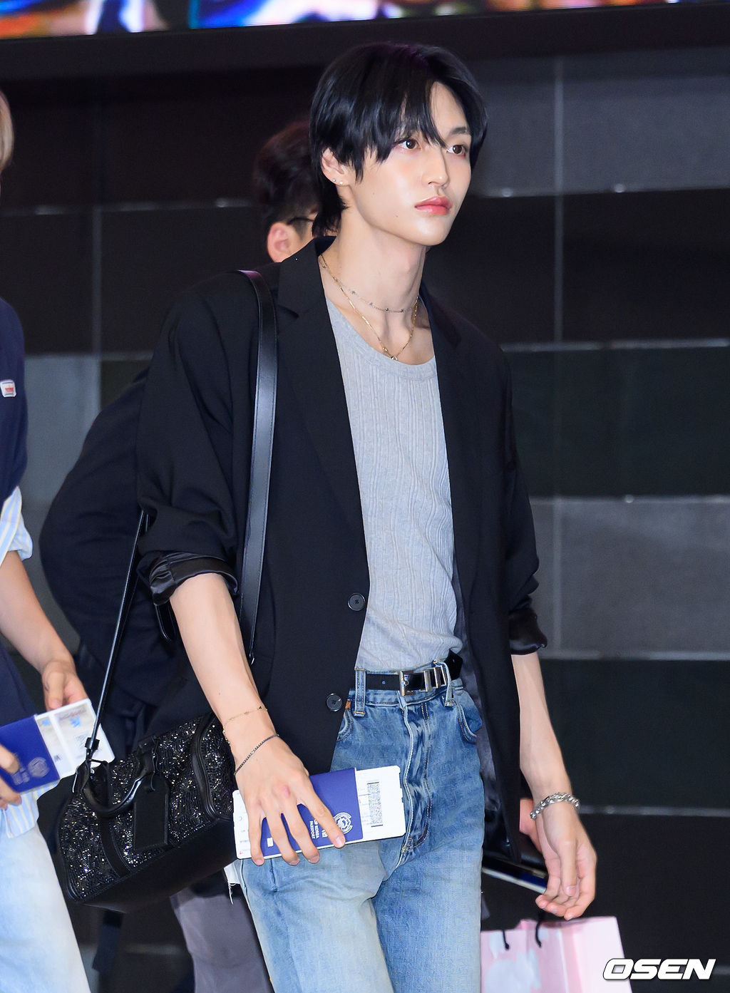 [잡담] 원빈 오늘 공항 기사사진 미쳤나봐 | 인스티즈