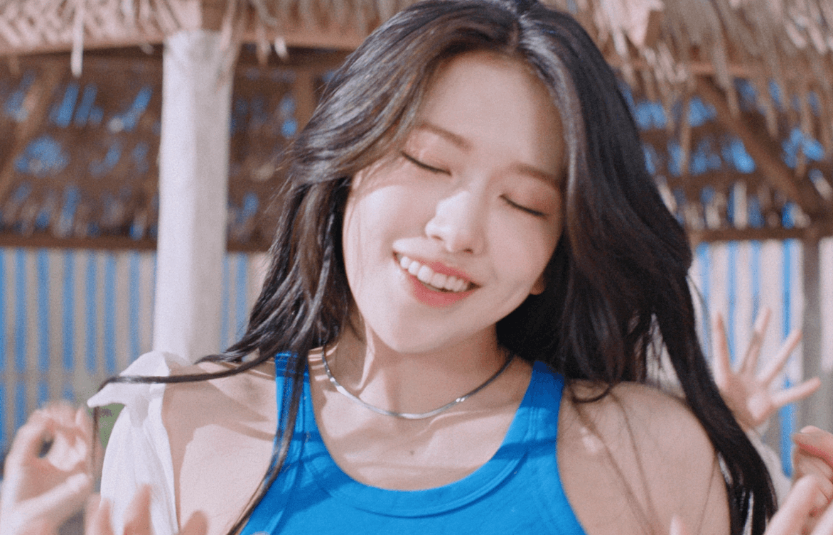 아이브 데뷔 후 처음으로 제대로 된 썸머송 들고온 펩시X아이브 썸머페스타.gif | 인스티즈