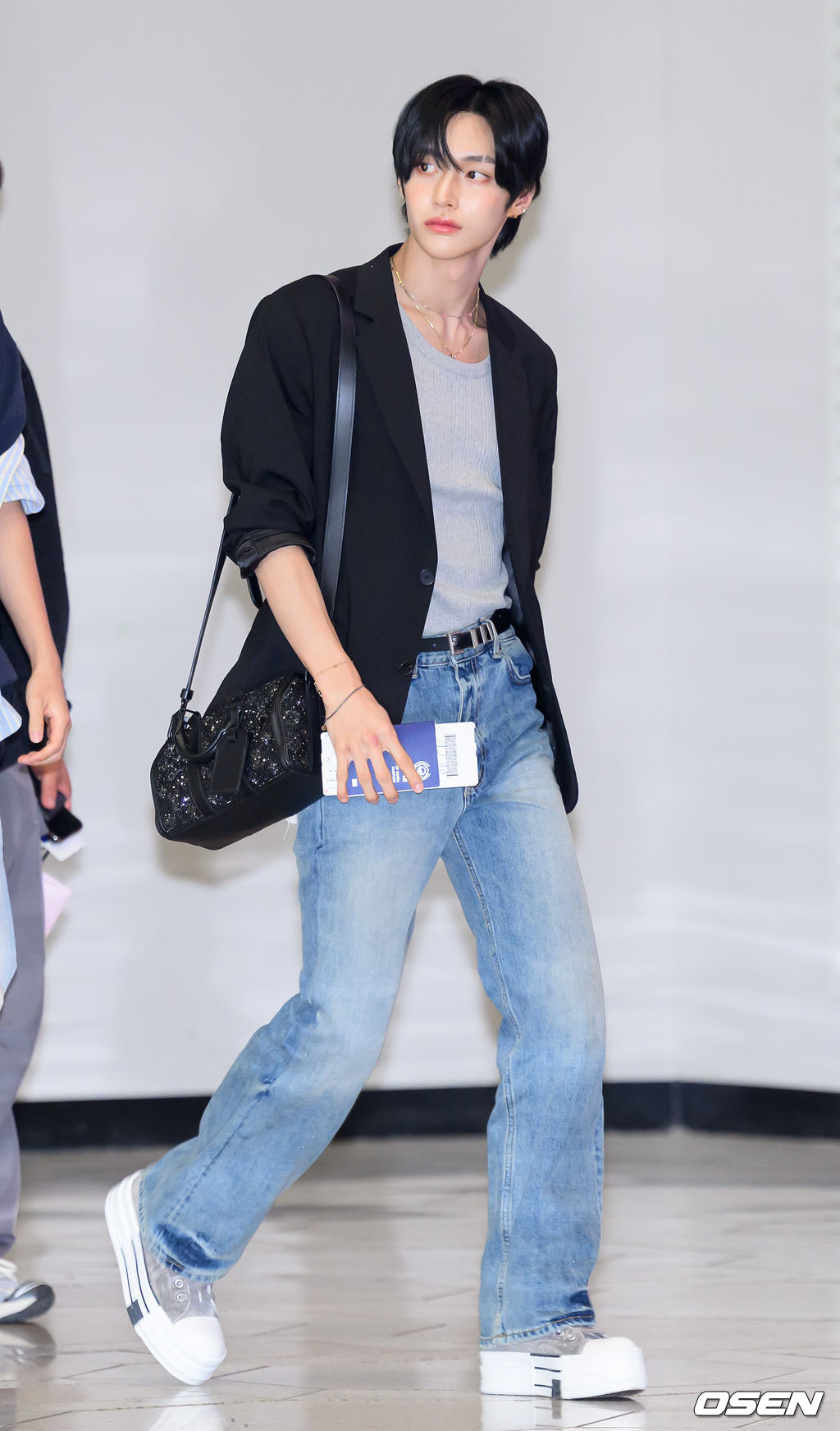 [잡담] 원빈 오늘 공항 기사사진 미쳤나봐 | 인스티즈