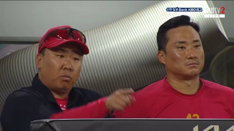 [잡담] 아 마마 표정 개웃김 사회생활하는 무지1 같다 | 인스티즈