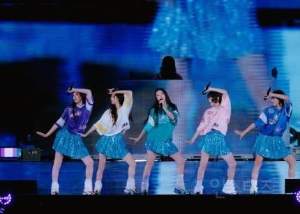 "어텐션! 도쿄돔 버니즈"…뉴진스, 초자연적 신드롬 | 인스티즈