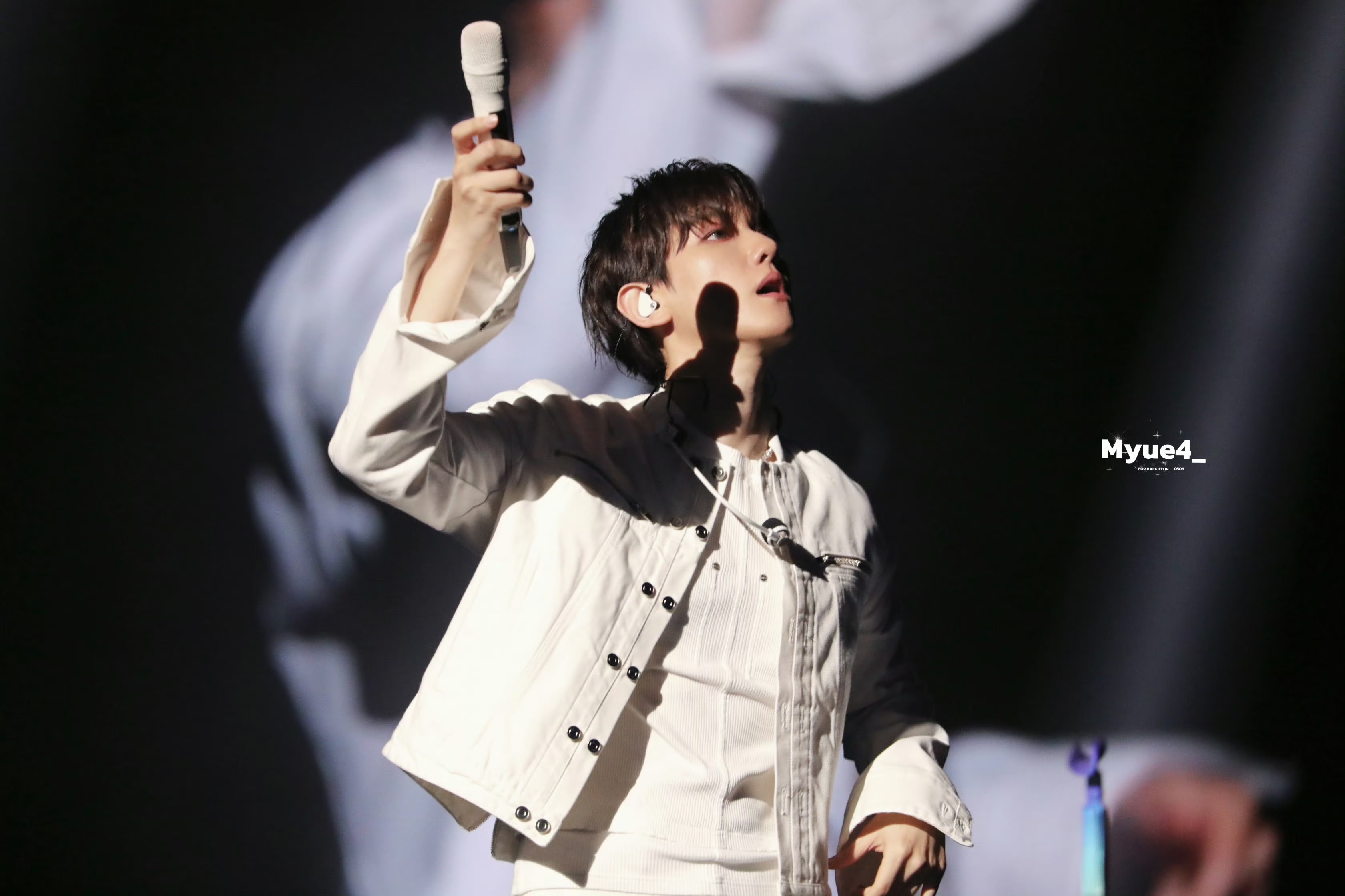 [미디어] 240629 Lonsdaleite in Macau 백현 고화질💎✨🐶 | 인스티즈