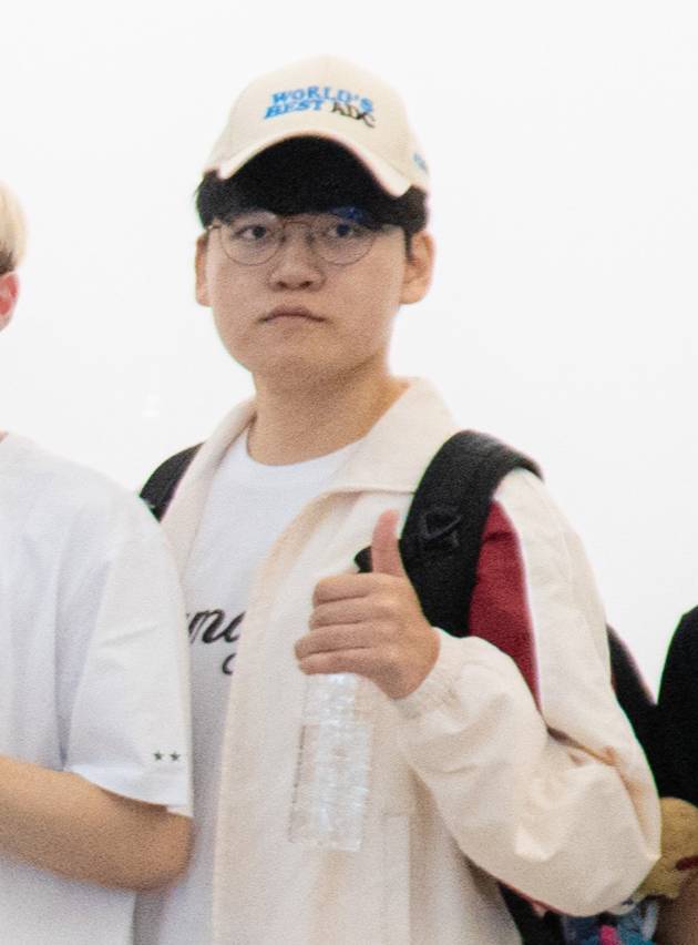 [잡담] 민형이 모자는 얹어쓴건가ㅋㅋㅋ | 인스티즈