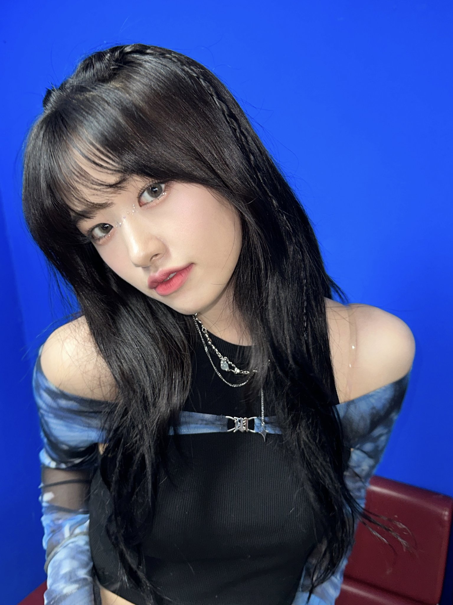 '인간 파란색' 인 것 같은 아이브 멤버.jpg | 인스티즈