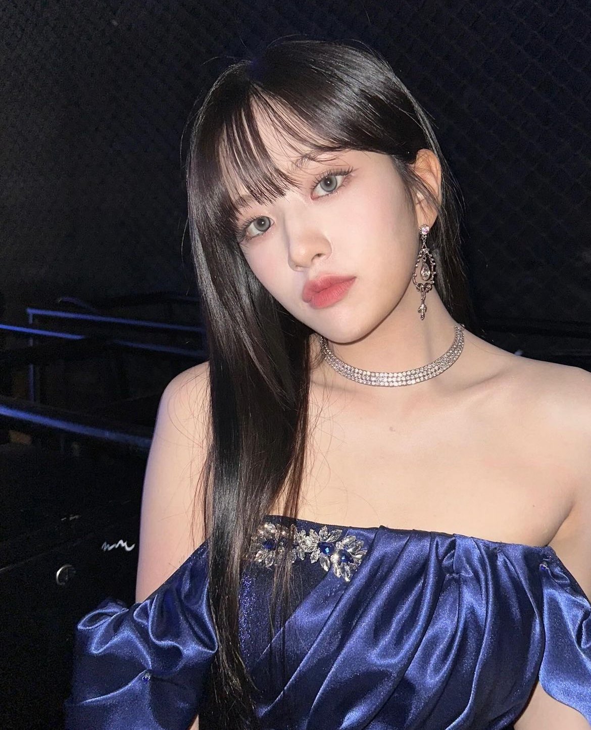 '인간 파란색' 인 것 같은 아이브 멤버.jpg | 인스티즈