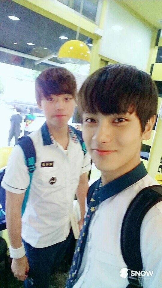 데뷔하고 비주얼 떡상한 프듀 시절 박지훈 옆에 있던 연습생...jpg | 인스티즈