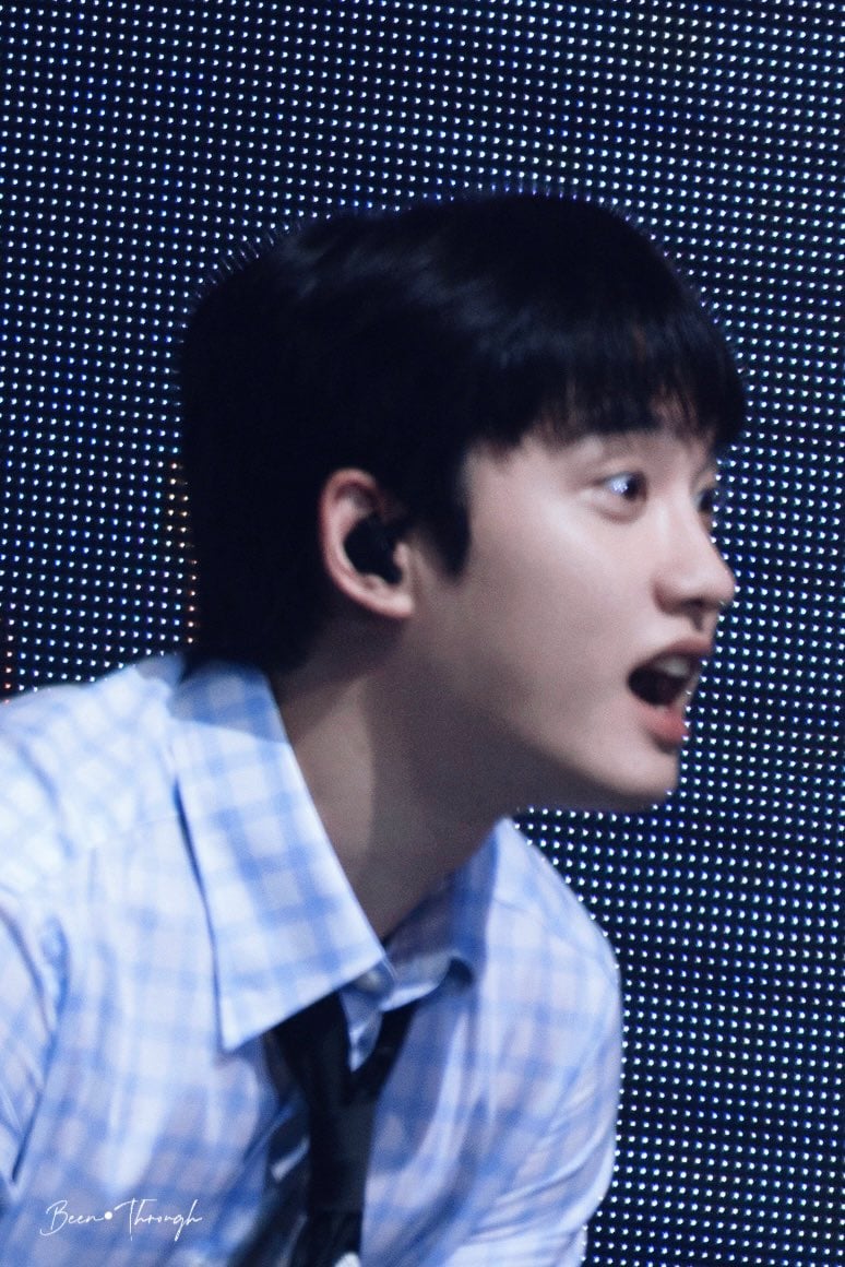 [잡담] 도경수 얼굴 중 유일하게 동그랗지 않은 곳 | 인스티즈