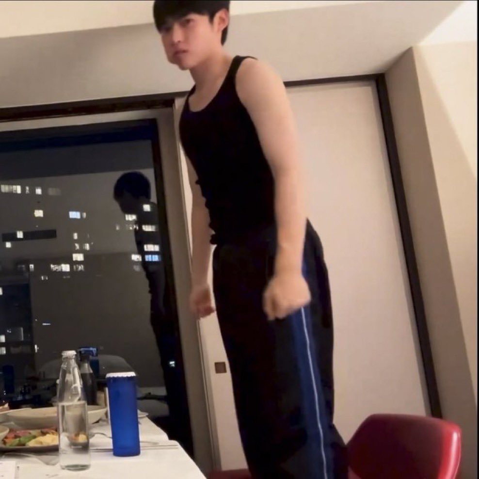 [잡담] 근데 성한빈 머 먹다가 왜 일어나있는거옄ㅋㅋㅋㅋㅋㅋ | 인스티즈