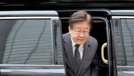 "이재명 해치러 가겠다"…낫 들고 찾아간 70대 입건 | 인스티즈