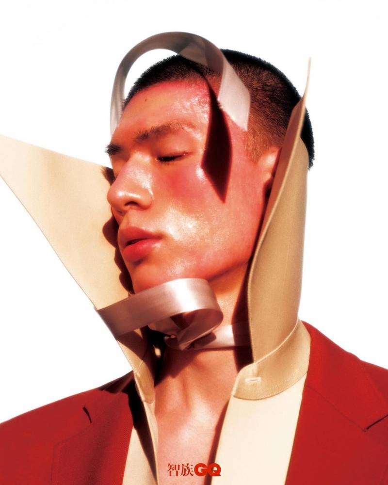 현재 난리난 중국 GQ 열사병 주제 화보.JPG (후방) | 인스티즈