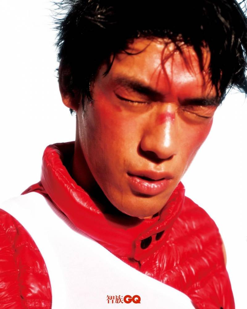 현재 난리난 중국 GQ 열사병 주제 화보.JPG (후방) | 인스티즈