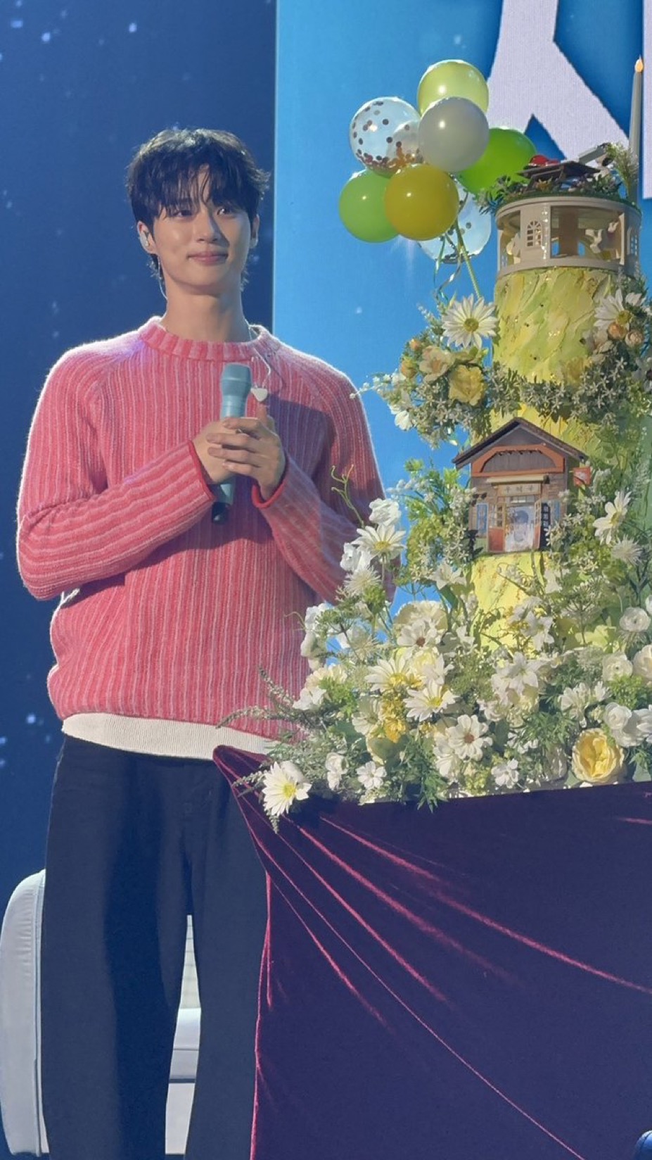 [잡담] 오늘 팬미팅 케이크 짱 이뻐 ㅠㅠㅠ | 인스티즈
