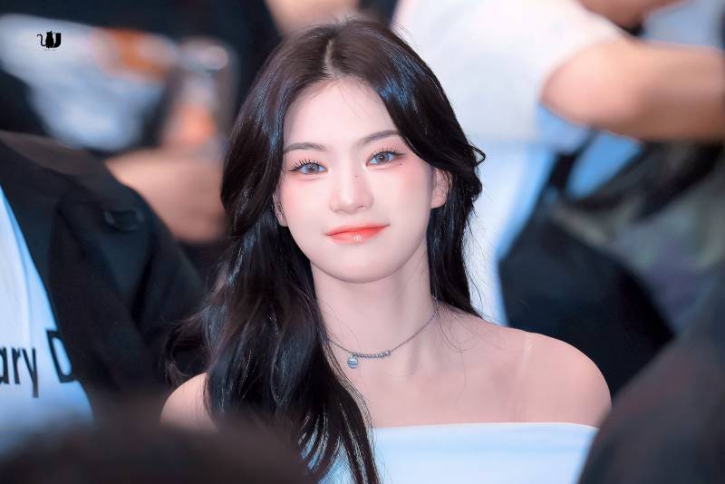 최근 메이크업 샵 바꼈다는 스테이씨 아이사 근황.jpg | 인스티즈