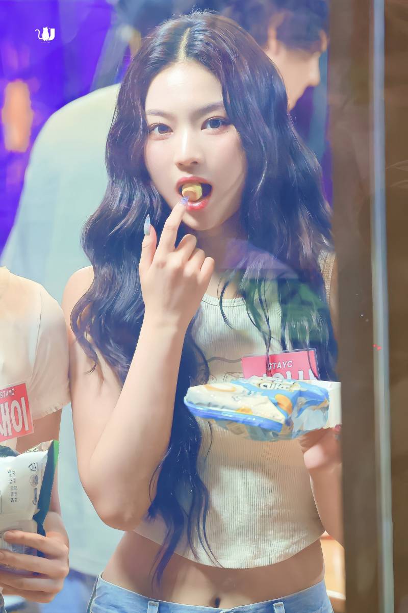 최근 메이크업 샵 바꼈다는 스테이씨 아이사 근황.jpg | 인스티즈