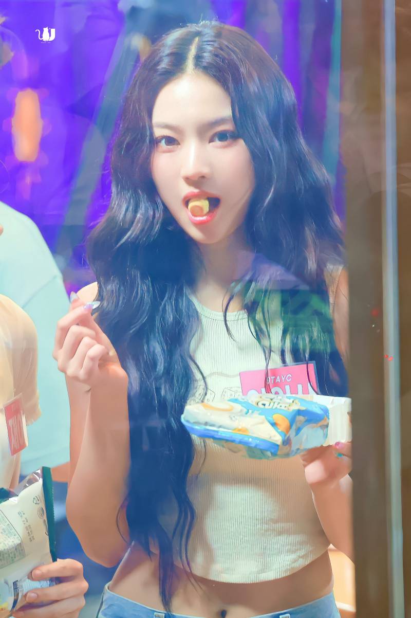 최근 메이크업 샵 바꼈다는 스테이씨 아이사 근황.jpg | 인스티즈