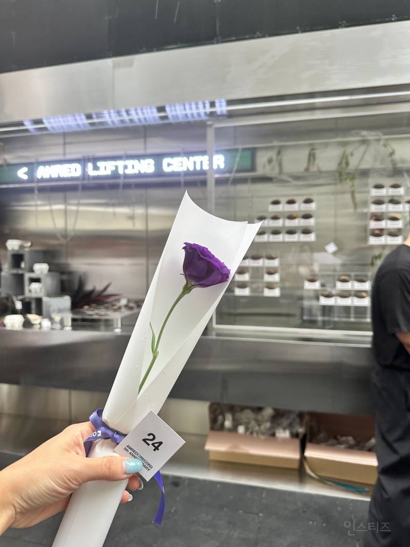 요즘 피부과 5주년 파티 | 인스티즈