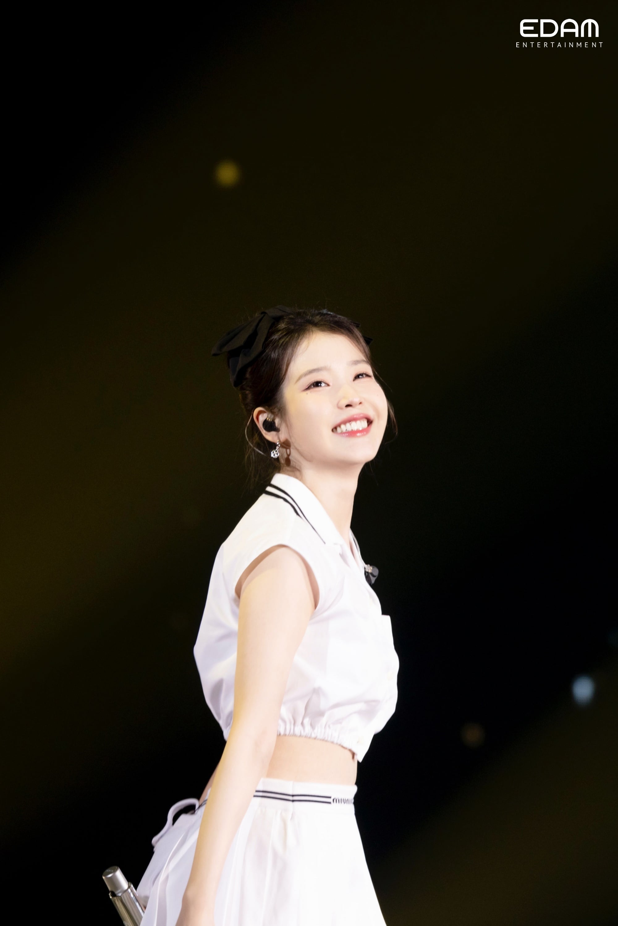 [잡담] 아이유 최근 콘서트할때 표정이 | 인스티즈