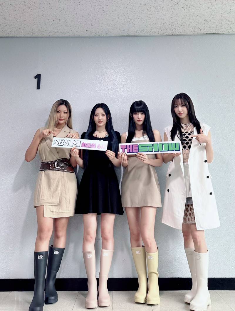 오늘 하이키 더쇼 <뜨거워지자> 착장 + 무대 | 인스티즈