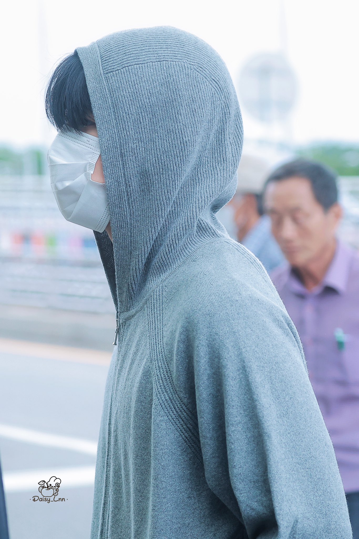 [잡담] 오늘 공항 백현이 넘 조아🐶🤍 | 인스티즈