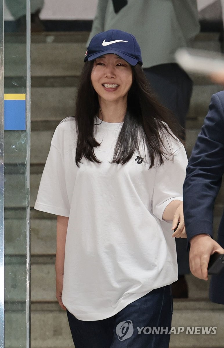 [잡담] 민희진 8시간만에 조사 끝났나봄 | 인스티즈