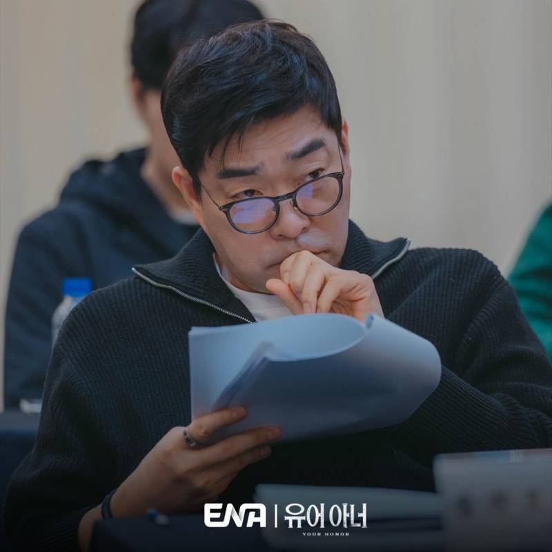 포스 장난 아닌 '유어 아너' 대본 리딩 비하인드 컷 | 인스티즈
