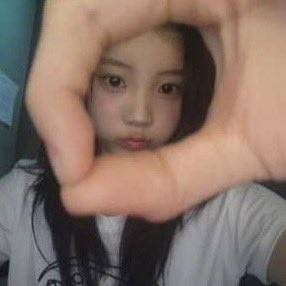 07년생 셀카 스타일 보여주는 아일릿 원희 | 인스티즈