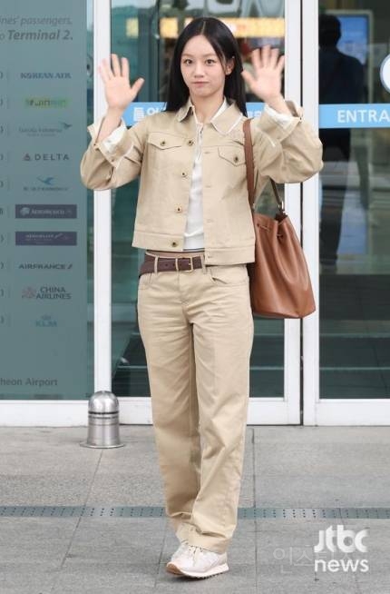 이혜리·박세완, 설렘 가득한 뉴욕 출국길 | 인스티즈