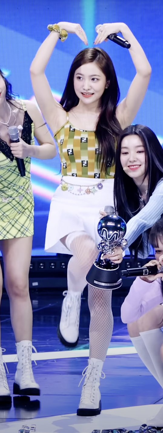 [잡담] 레드벨벳 예리 내 기준 아크케 이후로 음방은 이 헤메코가 베스트였던것 같음 | 인스티즈