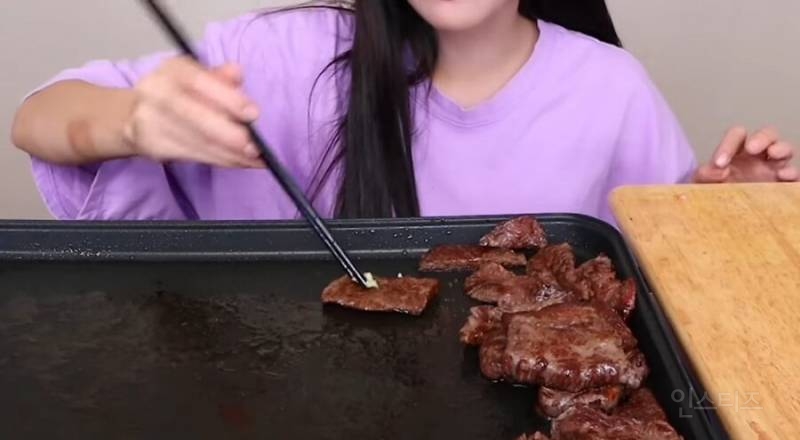 이제보니 팔뚝에 멍을 달고 살았던 쯔양.jpg | 인스티즈