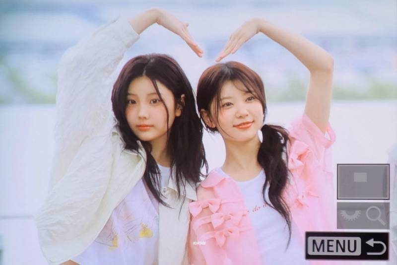 차 지나갈 때마다 포즈 바꾸는 아일릿 모카 원희 | 인스티즈