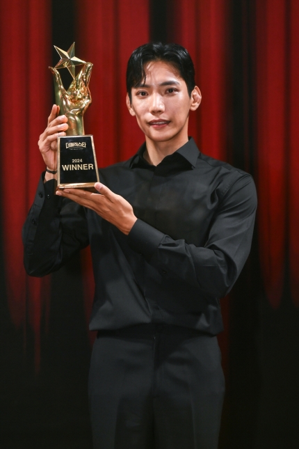 [정보/소식] 유호진, '더 매직스타' 초대 우승자 등극...화려한 피날레 장식 [종합] | 인스티즈