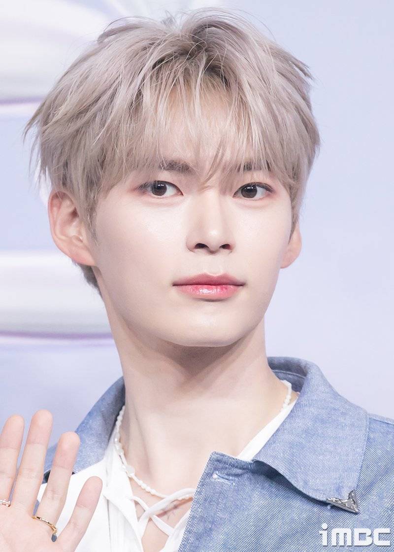 금발 미남의 축복이 가득했던 성한빈 비주얼 | 인스티즈