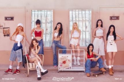 [정보/소식] 프로미스나인, 무더위 물리칠 건강美..신보 오피셜 포토 첫 공개 | 인스티즈