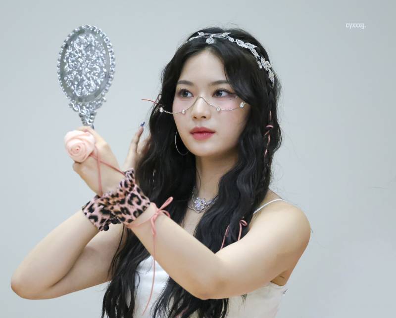 여름맞이 단발병 유행시킨다는 아이사 비주얼 | 인스티즈