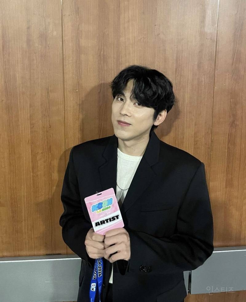 케이콘 가서 영어로 팬들 홀린 가수 | 인스티즈