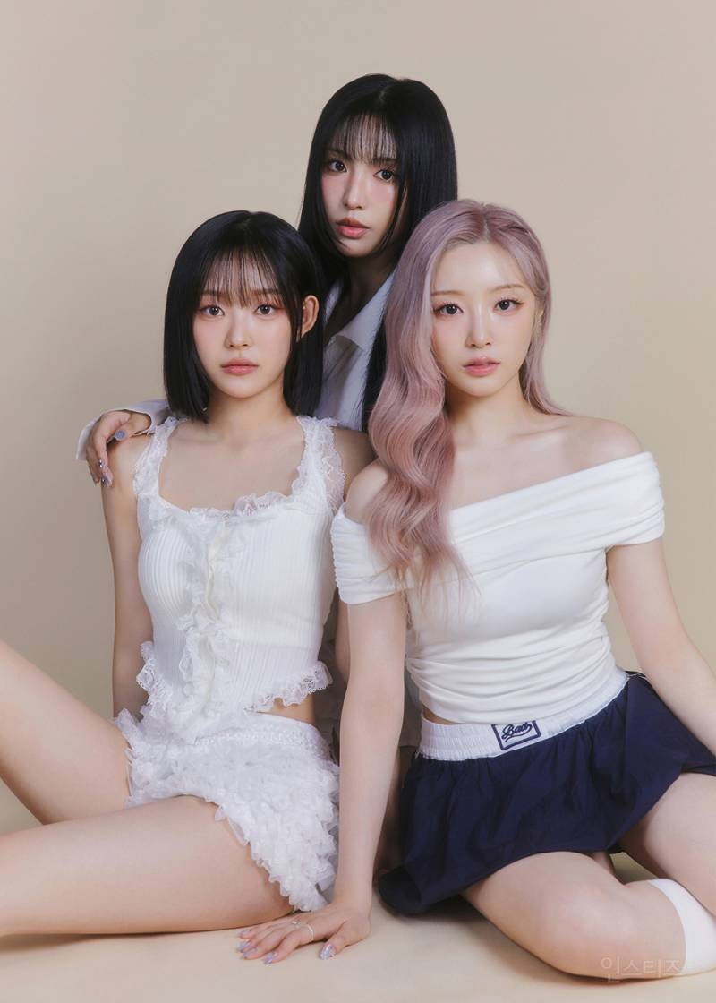 1년만에 컴백하는 라잇썸 Digital Single [POSE!] Concept Image 1 | 인스티즈