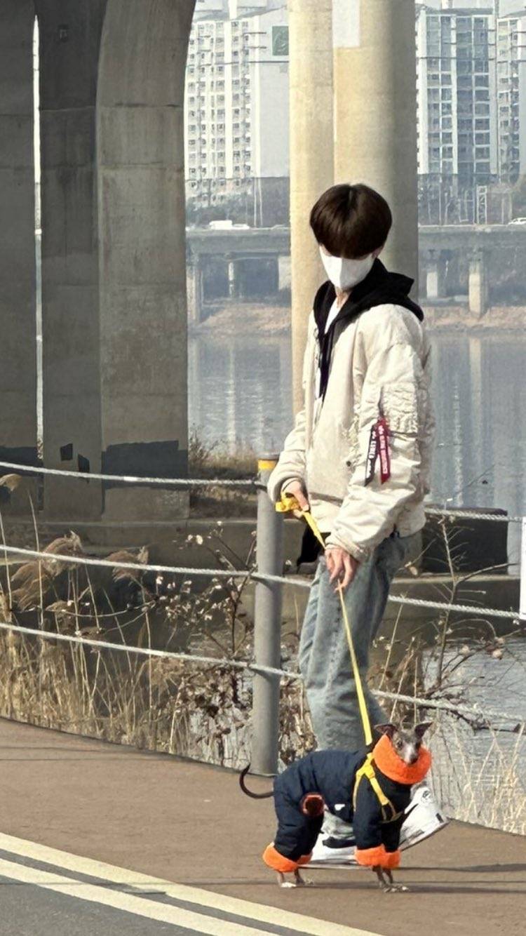 팬들한테 자꾸 반려견 영업하는 남자아이돌 | 인스티즈